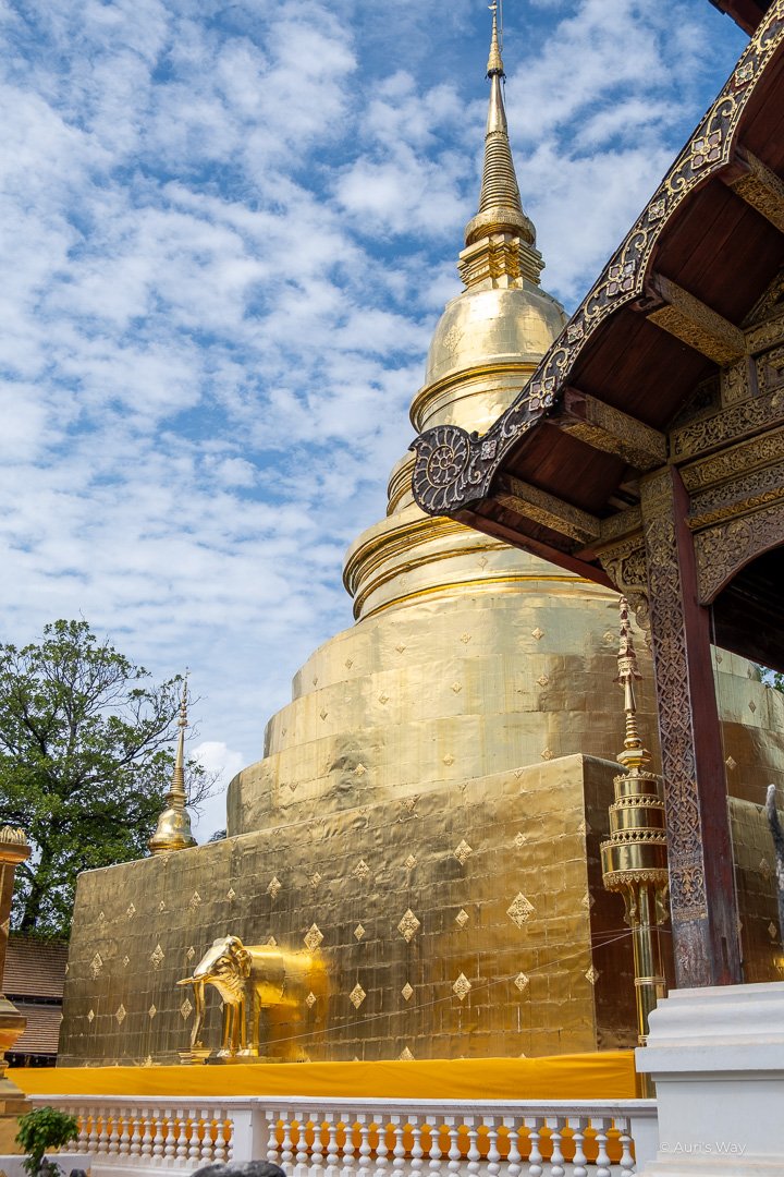 Les dorures du temple Wat Phra Singh à Chiang Mai
