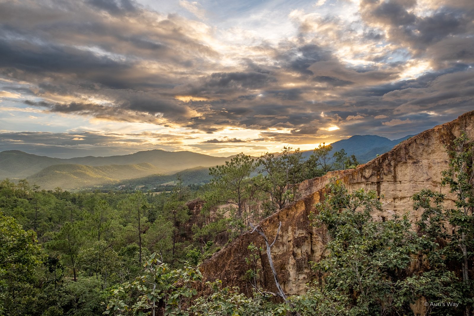 Coucher de soleil depuis Pai Canyon en Thailande