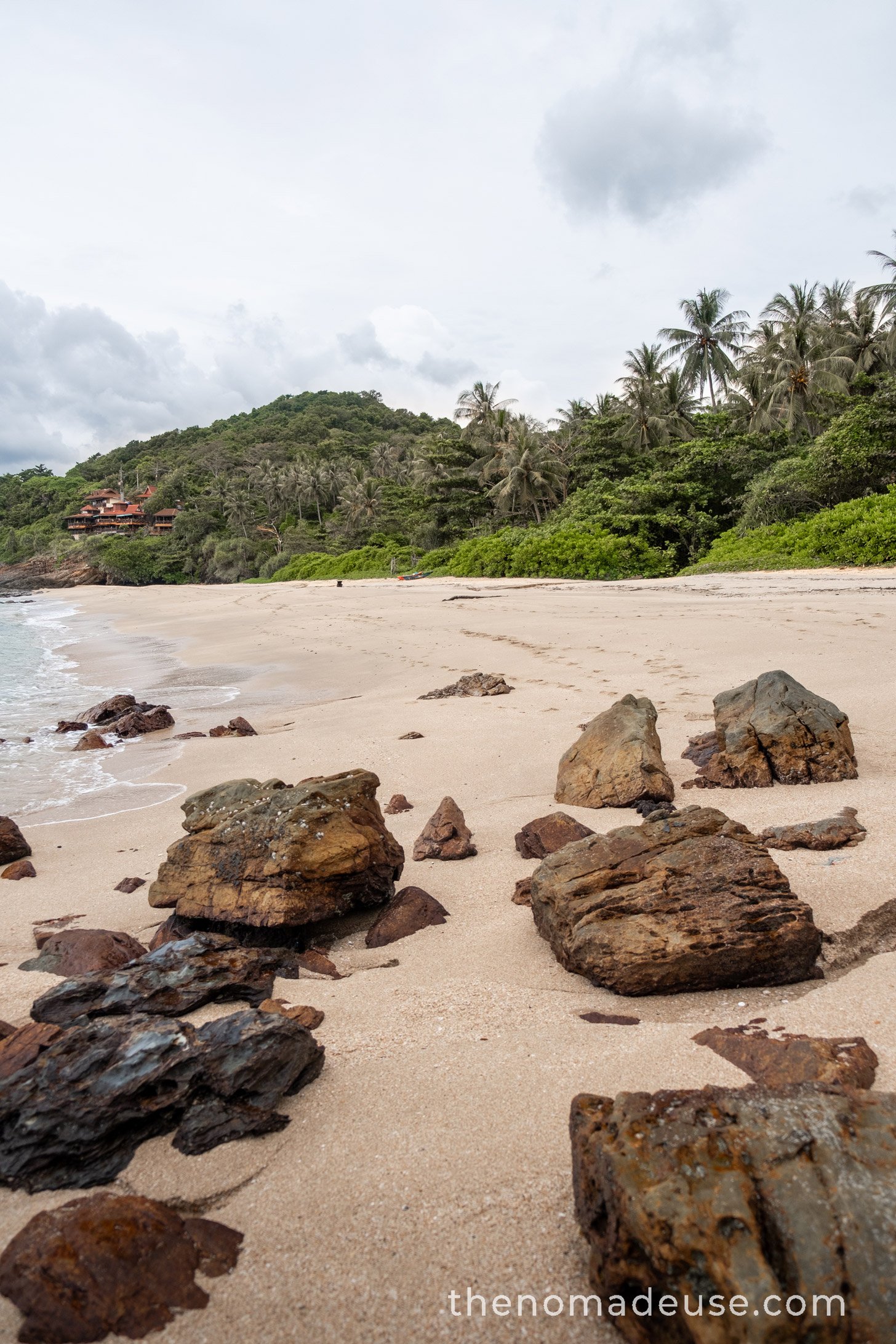 Plage déserte à Koh Lanta en ThaIlande