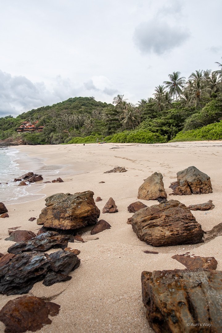 Plage déserte à Koh Lanta en ThaIlande