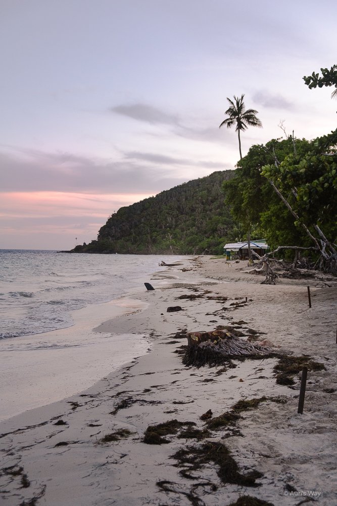 Puesta del sol en la playa de Manzanillo, al sur de Providencia
