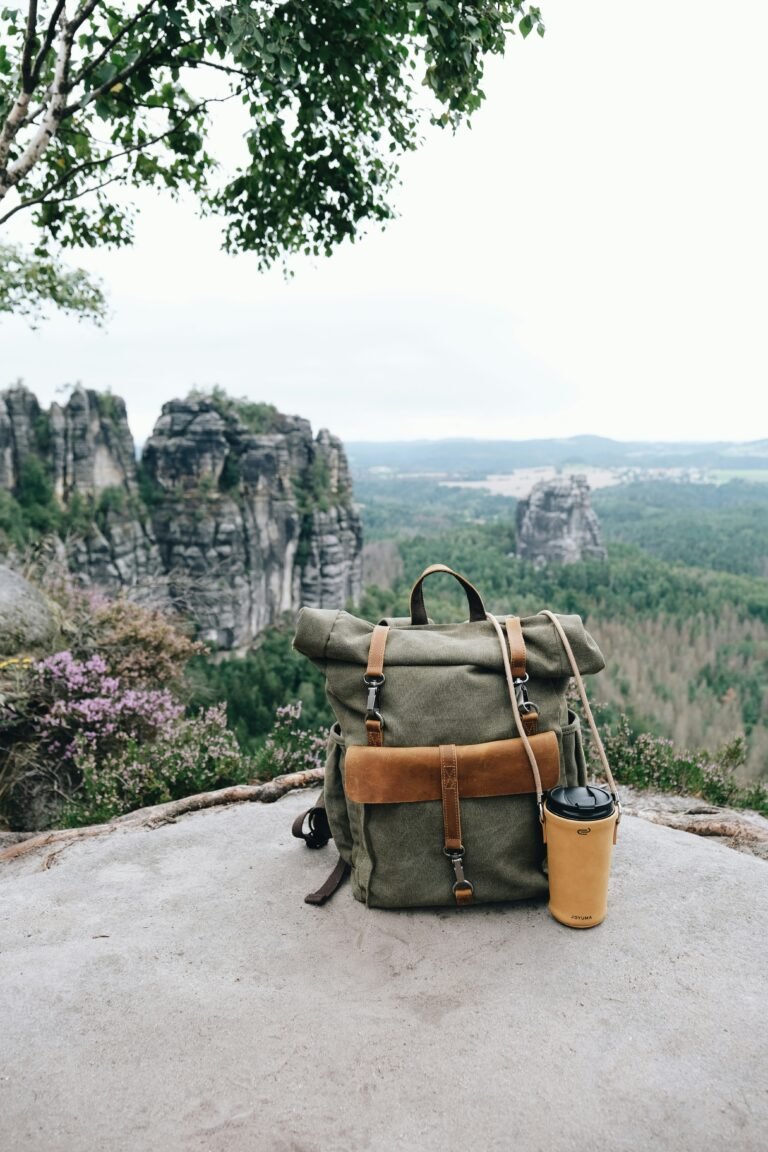 Photo d'un sac à dos de voyage, faisant partie des accessoires indispensables en voyage