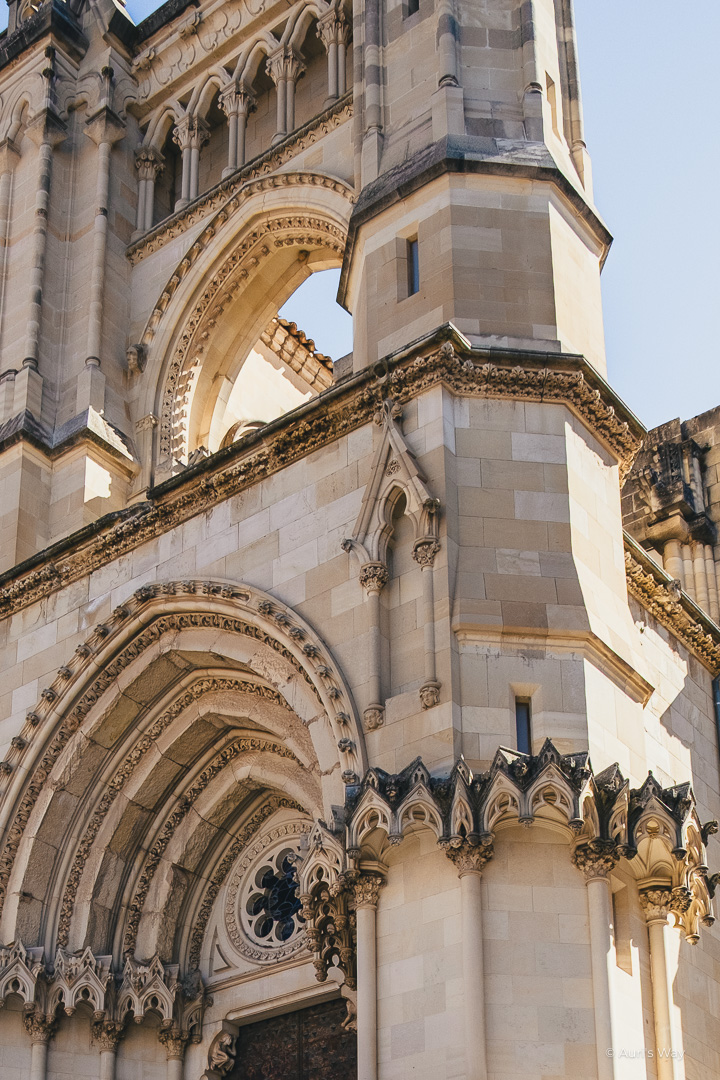 Détail de la cathédrale Santa Maria y San Julian de Cuenca en Espagne.