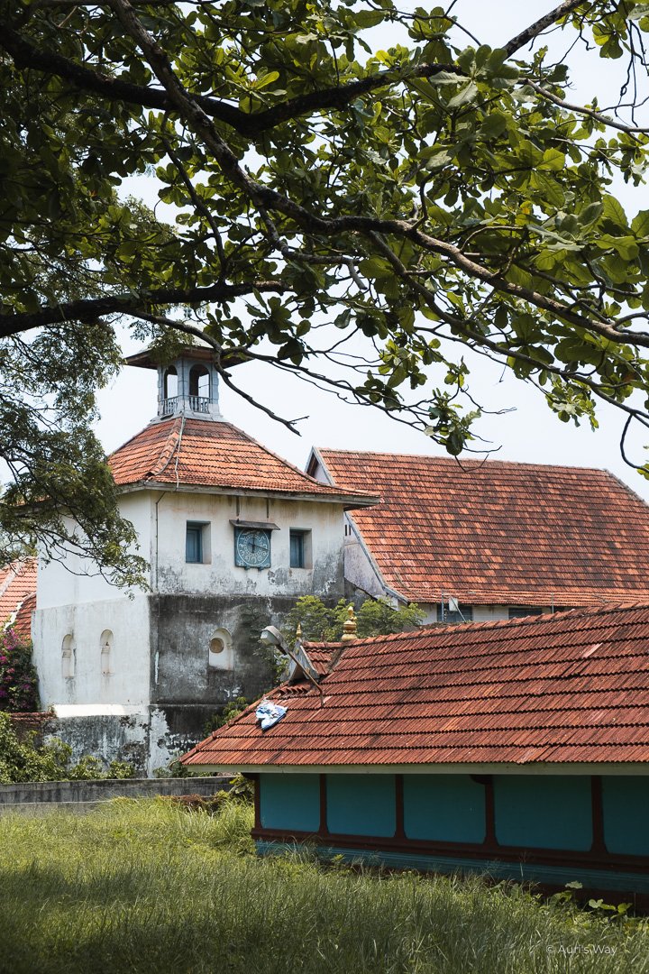 Un temple hindoue et la mosquée de Cochin, construites côte à côte.