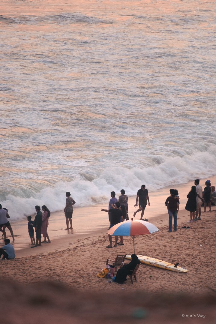 Baigneurs locaux à Varkala en Inde