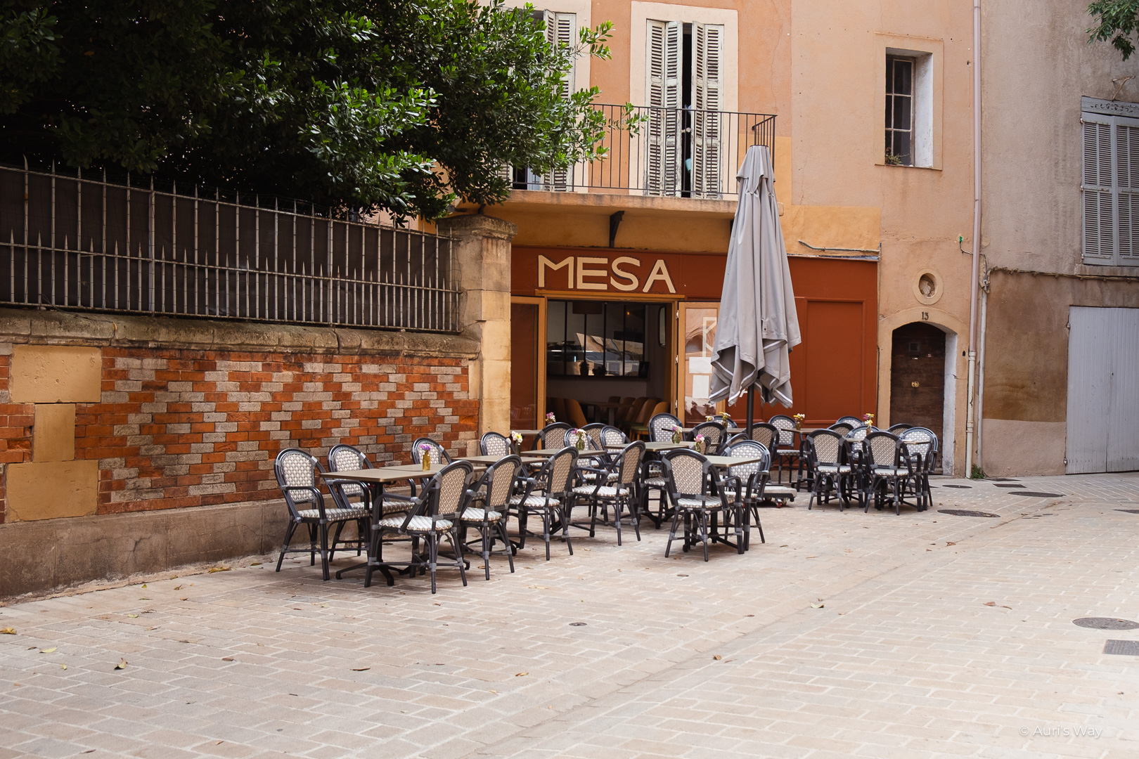 Vue de l'extérieur du restaurant Mesa, une bonne adresse à Aix-en-Provence.