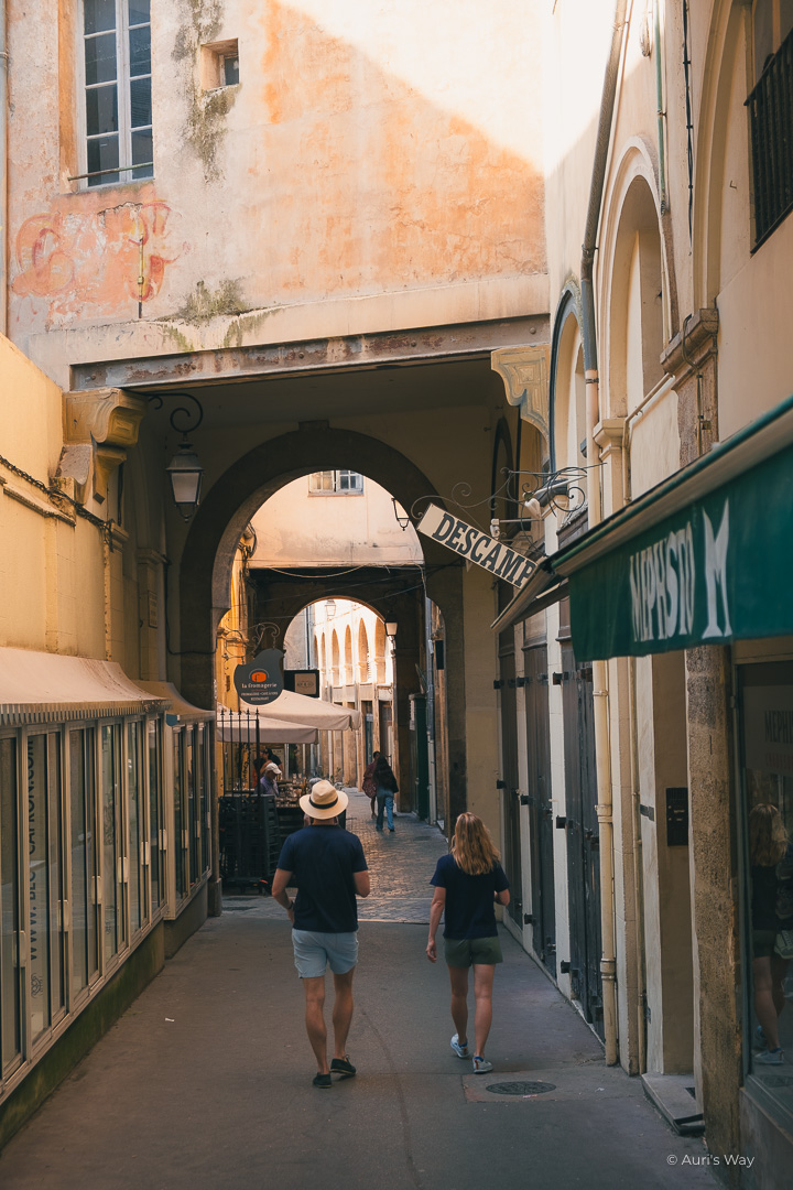 L'intérieur du Passage Agard à Aix-en-Provence est comme hors du temps